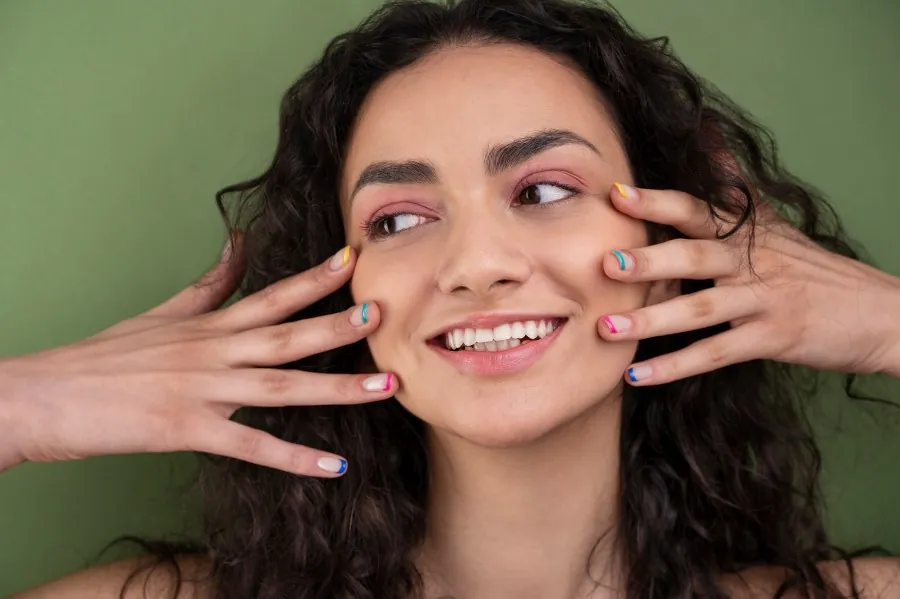 Where Can You Find the Best Smile Designing Clinic in South Extension for Natural Results?